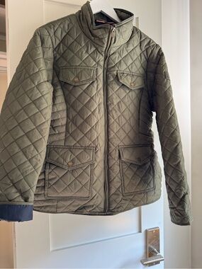 Tommy Hilfiger Quilted Olive Green Jacket with Navy Lining Size Large